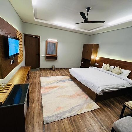 מלון מוקטשוואר The Foresta By Orchid Hospitality & Holidays מראה חיצוני תמונה